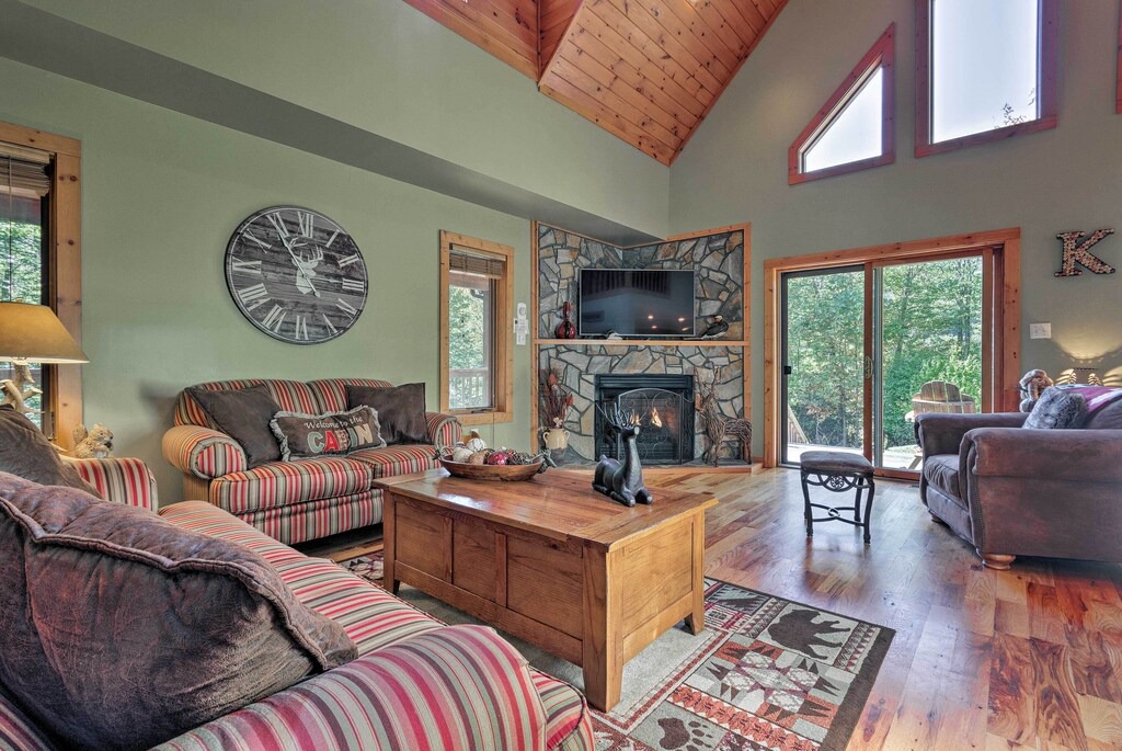 Photo of Livingroom in Charter Hills