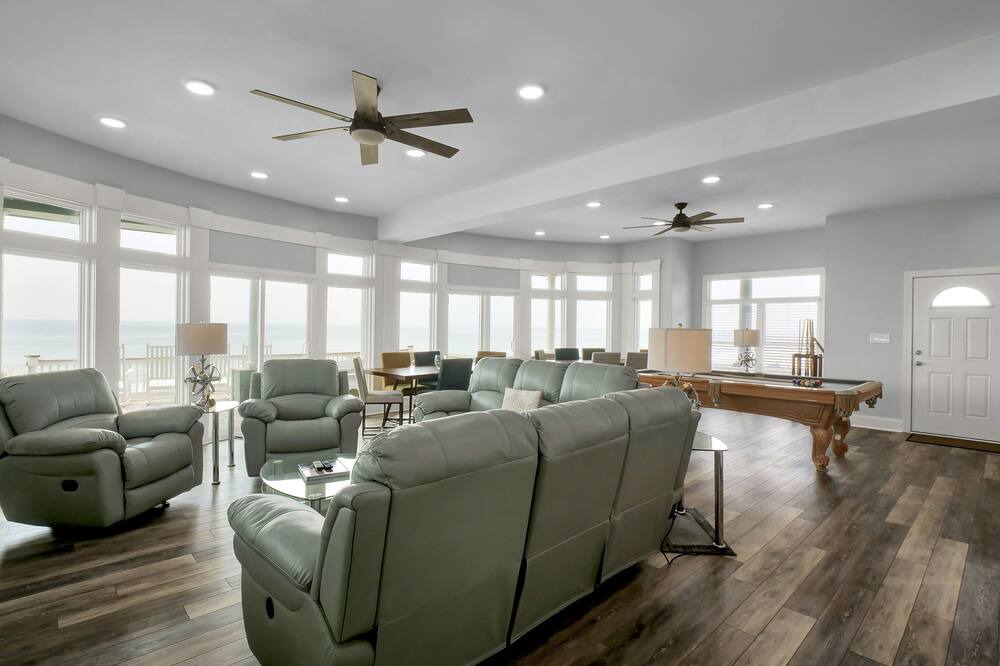 Photo of Livingroom in McCutcheon Field