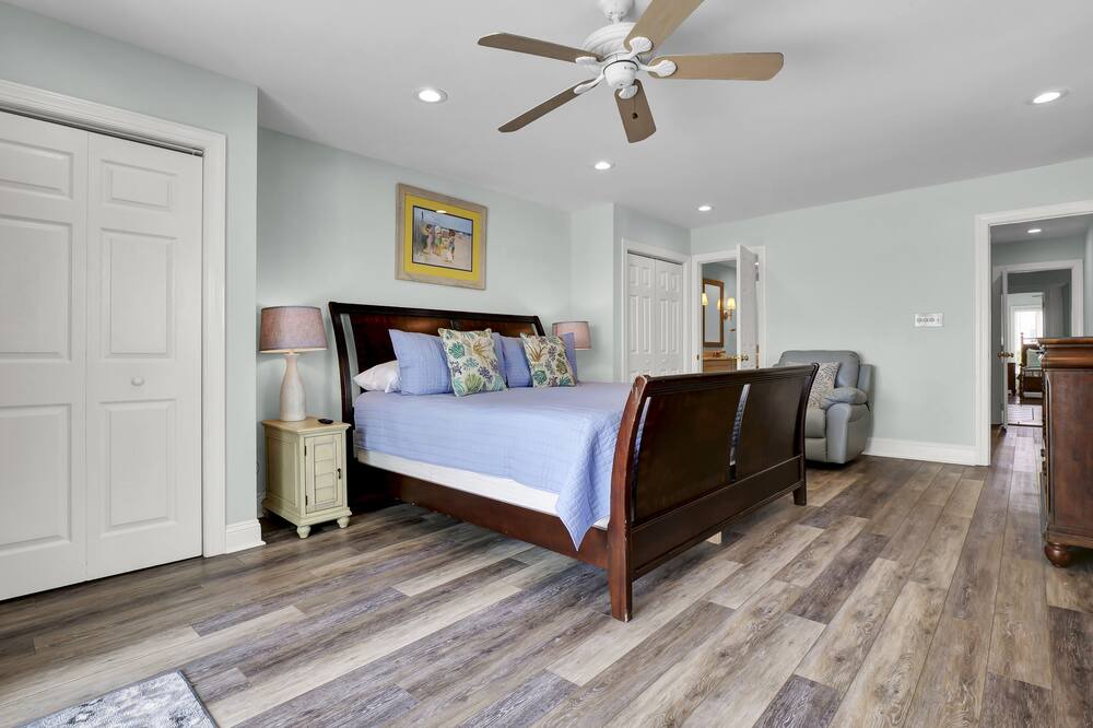 Photo of Bedroom in McCutcheon Field