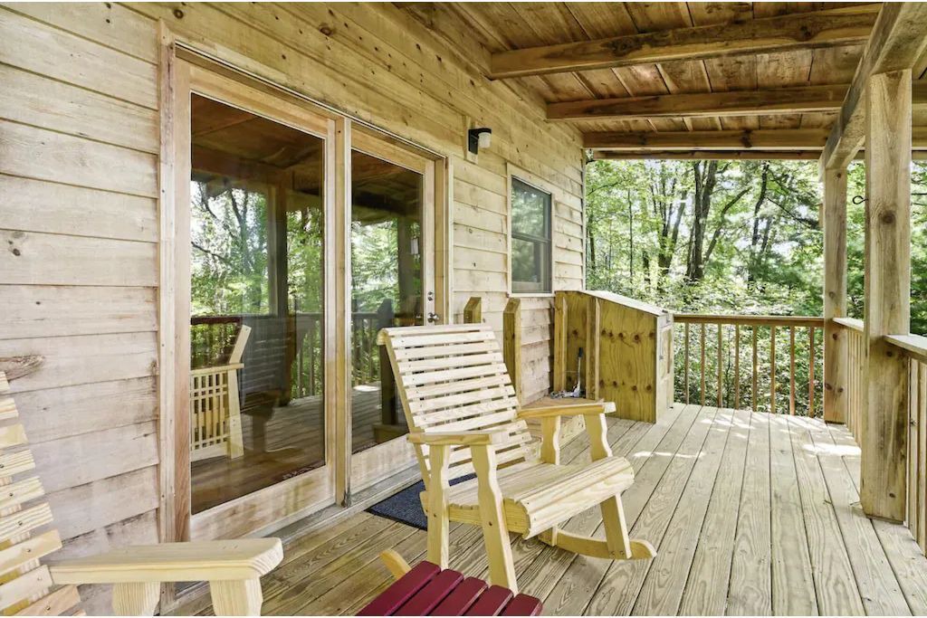 Photo of Patio Balcony in Chimney Rock