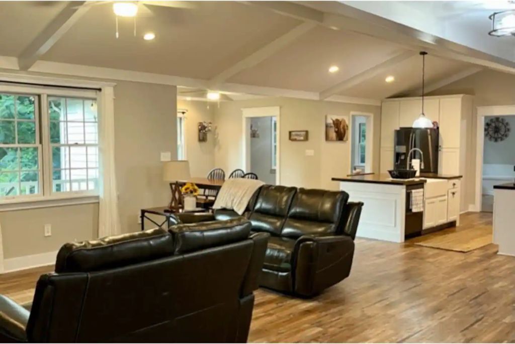 Photo of Livingroom in James City