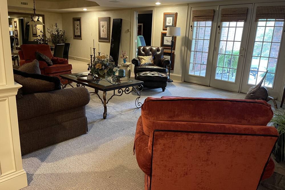 Photo of Livingroom in Pinnacle