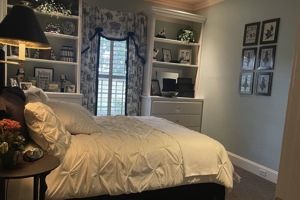 Photo of Bedroom in Pinnacle