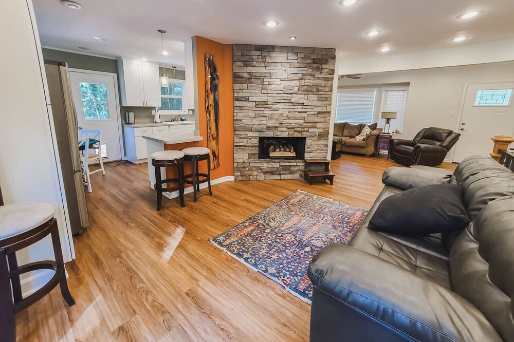 Photo of Livingroom in Mint Hill