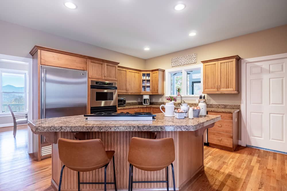 Photo of Kitchen in Barnardsville