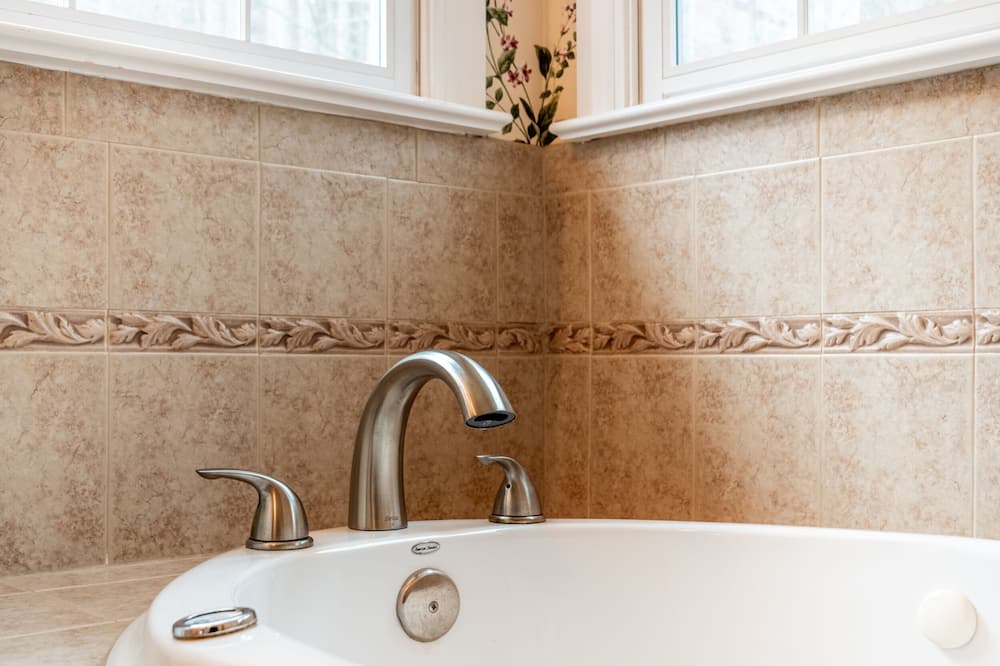 Photo of Bathroom in Barnardsville