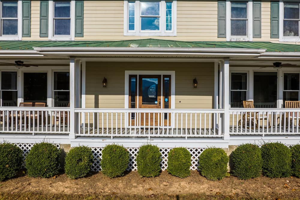 Photo of Outdoor in Barnardsville