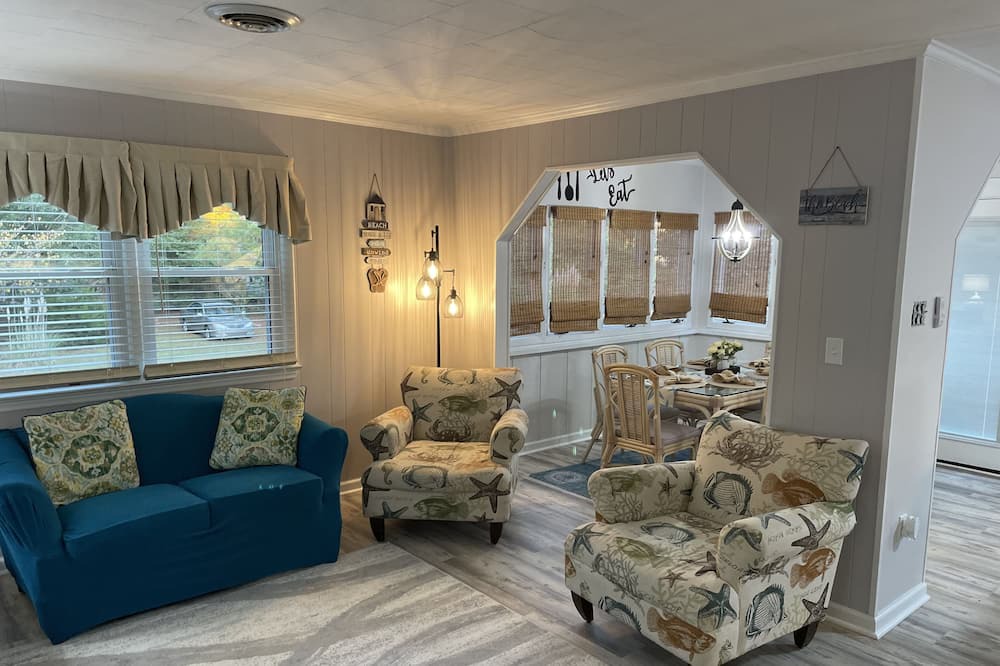 Photo of Livingroom in Colington