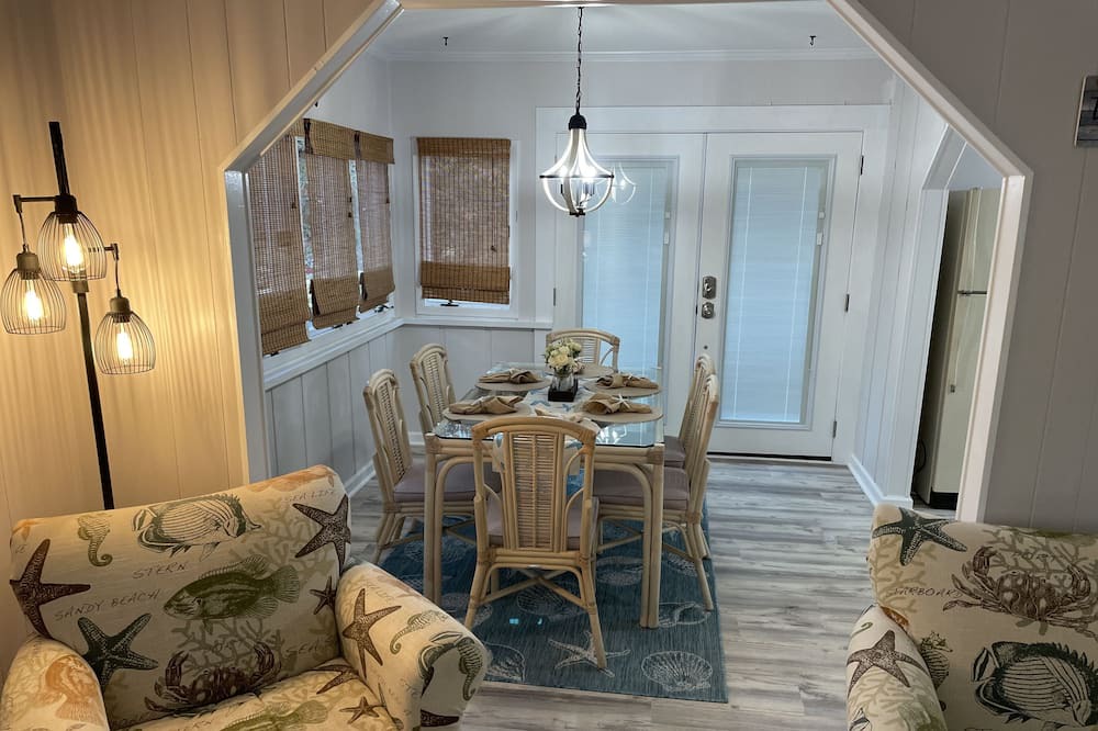 Photo of Livingroom in Colington