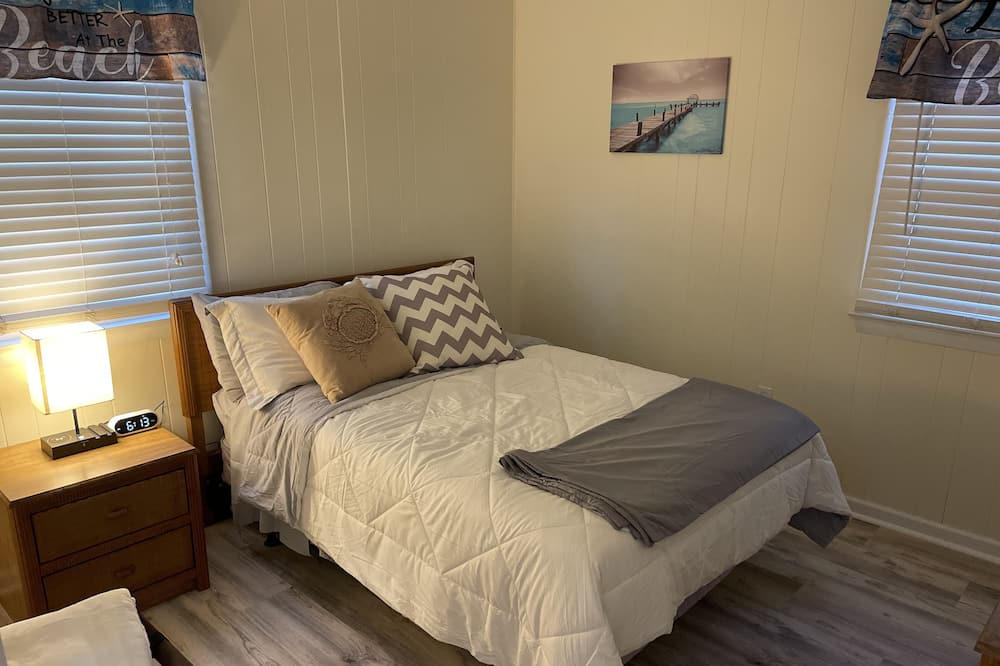 Photo of Bedroom in Colington