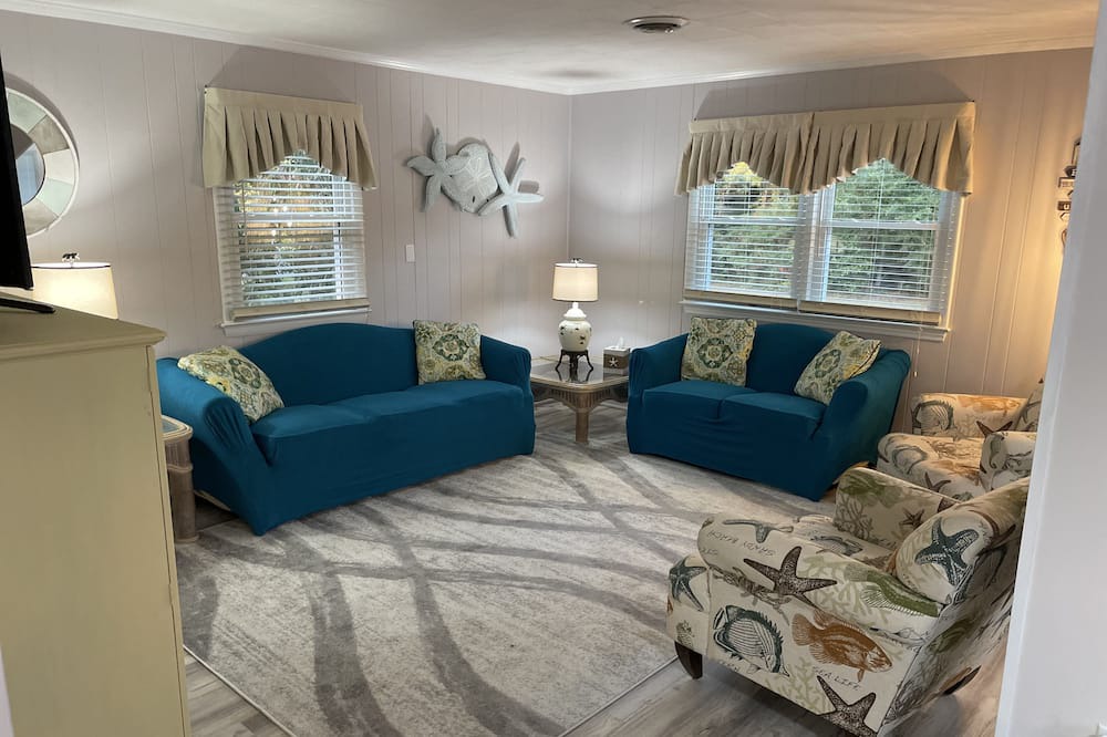 Photo of Livingroom in Colington