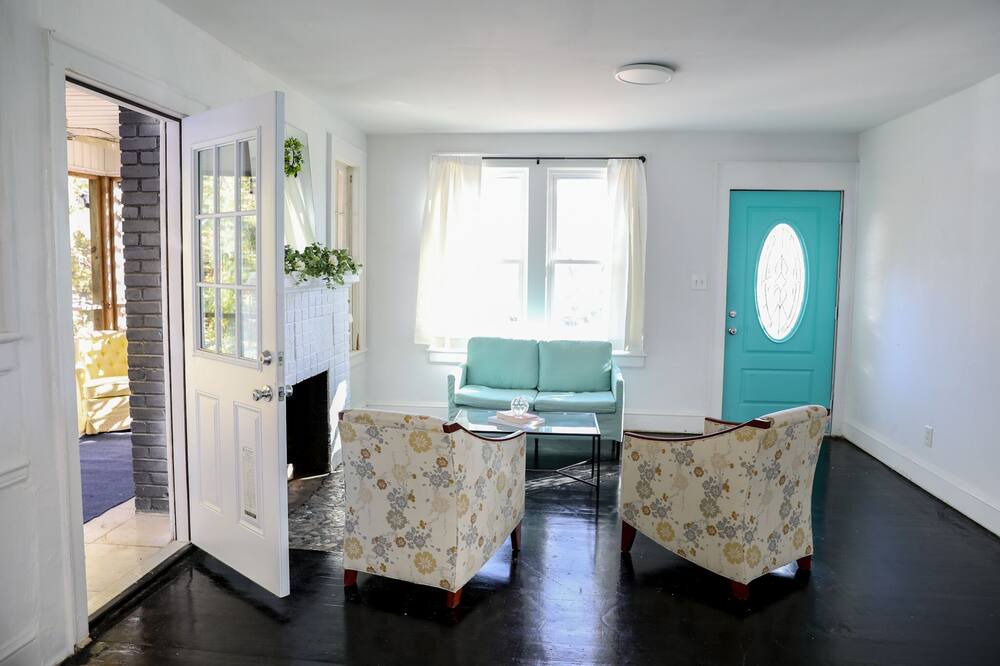 Photo of Livingroom in Hickory