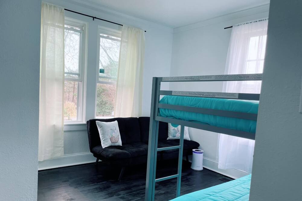 Photo of Bedroom in Hickory