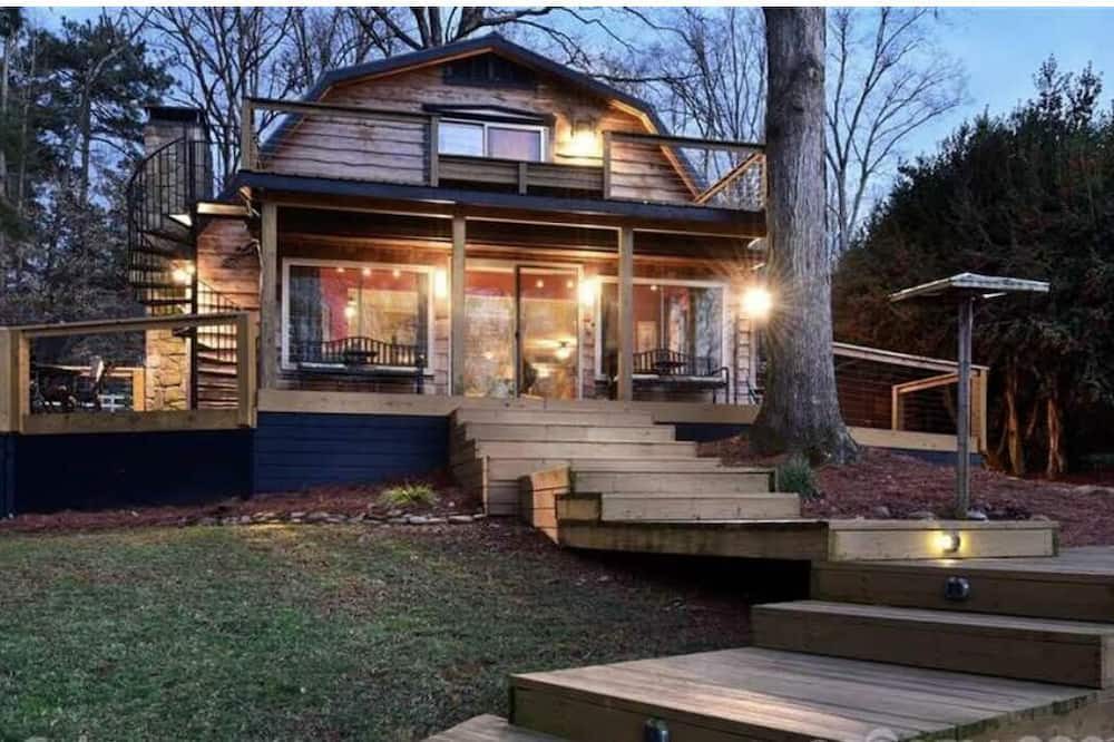 Photo of Outdoor in Norwood