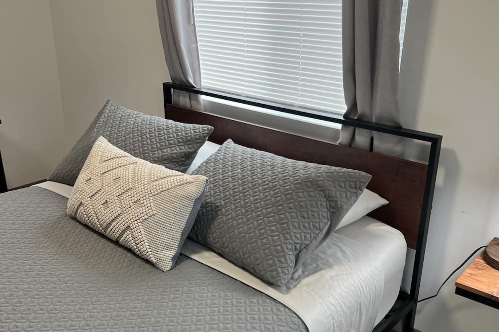Photo of Bedroom in Hickory