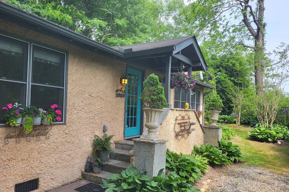 Photo of Outdoor in Gerton