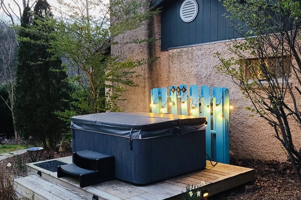 Photo of Outdoor in Gerton