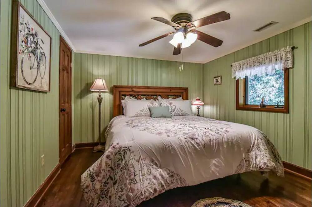Photo of Bedroom in Gerton