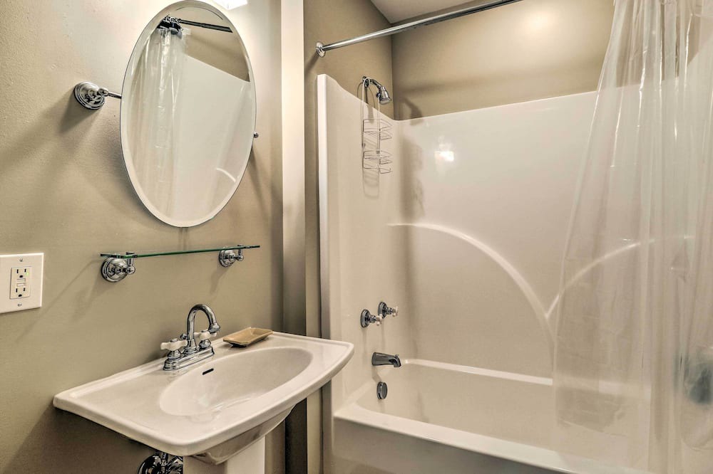 Photo of Bathroom in Kings Creek