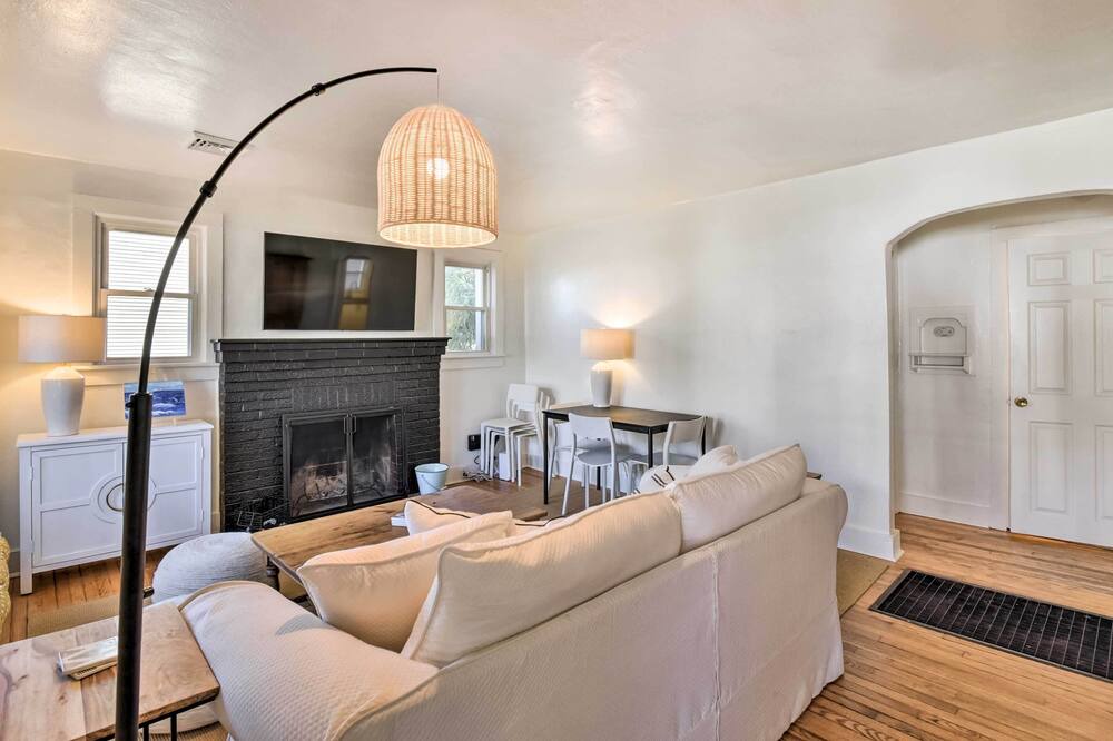 Photo of Livingroom in East Ocean View