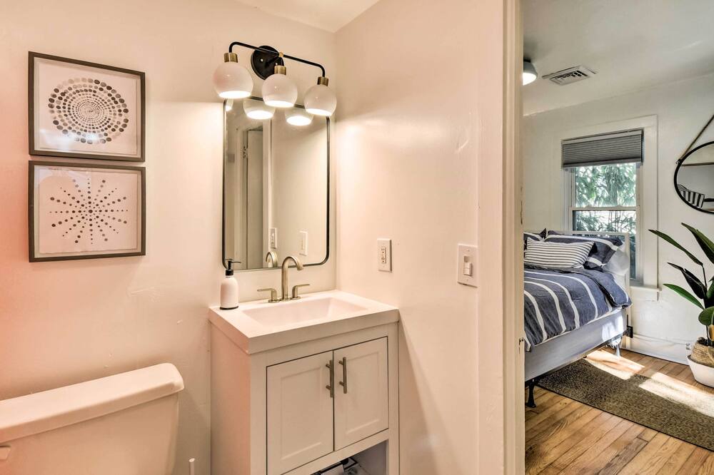 Photo of Bathroom in East Ocean View