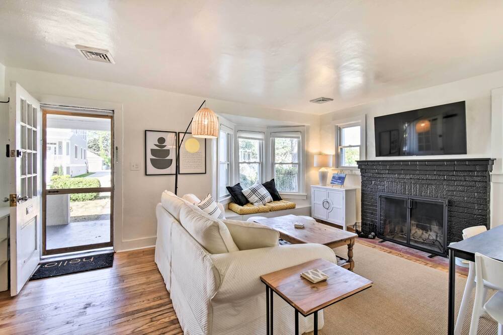 Photo of Livingroom in East Ocean View