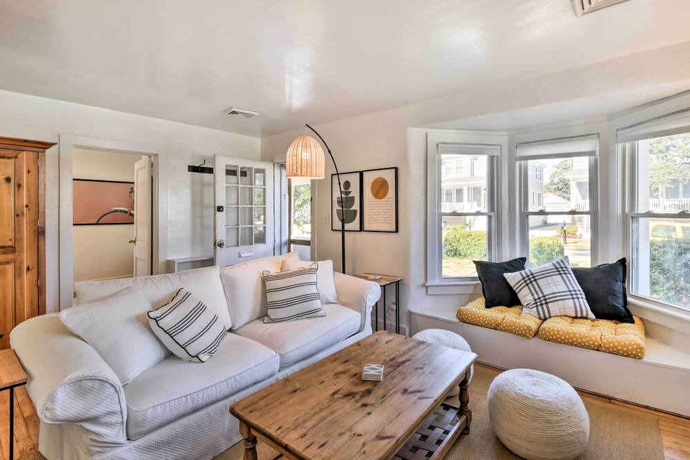Photo of Livingroom in East Ocean View