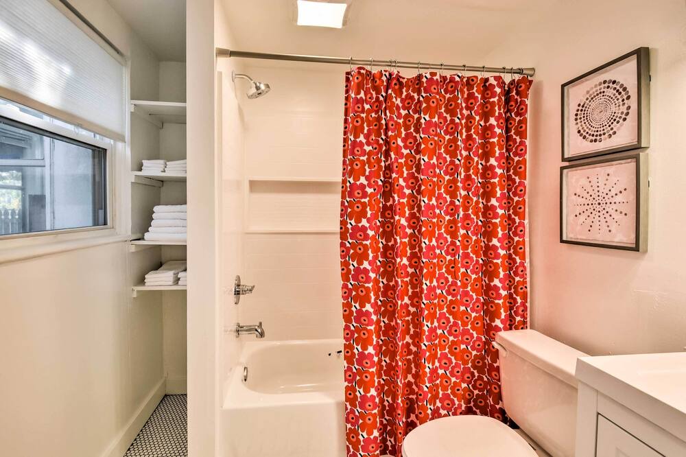 Photo of Bathroom in East Ocean View