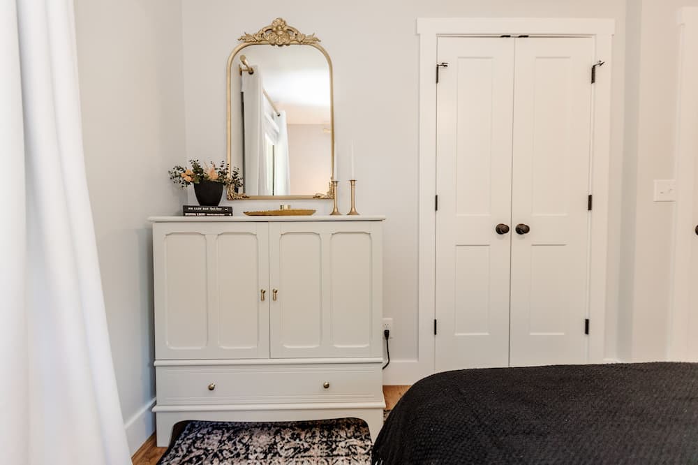 Photo of Bedroom in Swannanoa