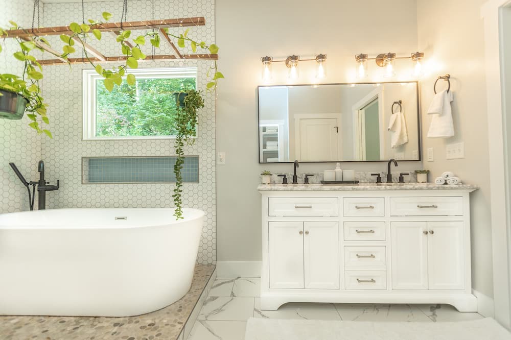 Photo of Bathroom in Swannanoa