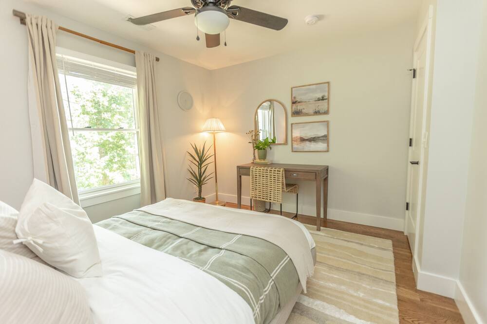 Photo of Bedroom in Swannanoa