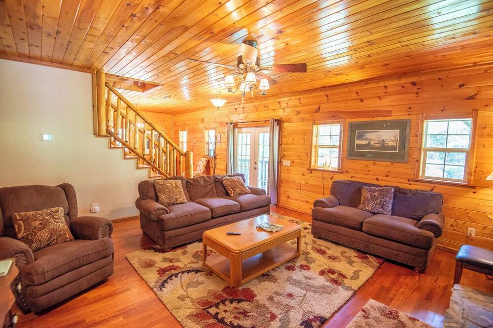 Photo of Livingroom in Piney Creek