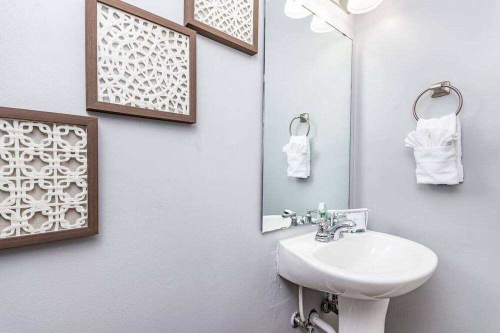 Photo of Bathroom in Southeast Raleigh