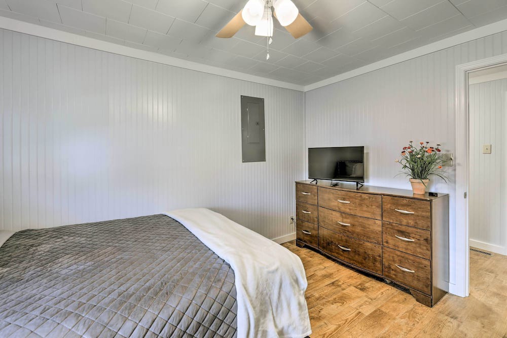 Photo of Bedroom in Harkers Island