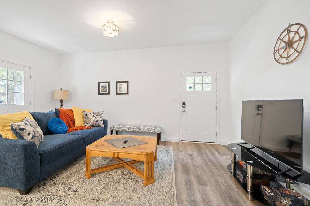 Photo of Livingroom in North Charlotte