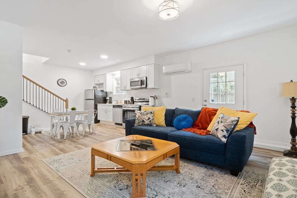 Photo of Livingroom in North Charlotte