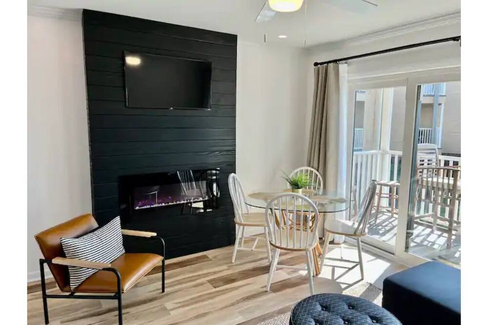 Photo of Livingroom in McCutcheon Field