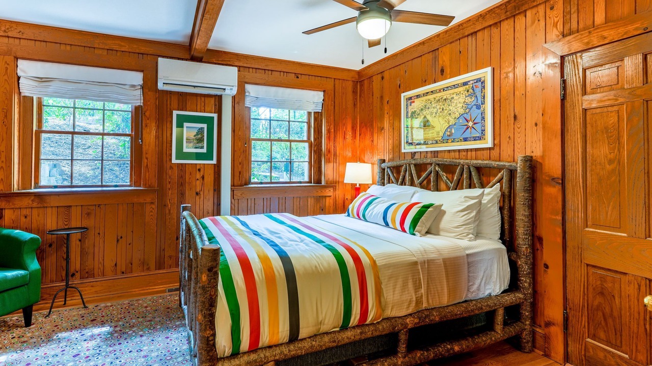 Photo of Bedroom in Lake Lure