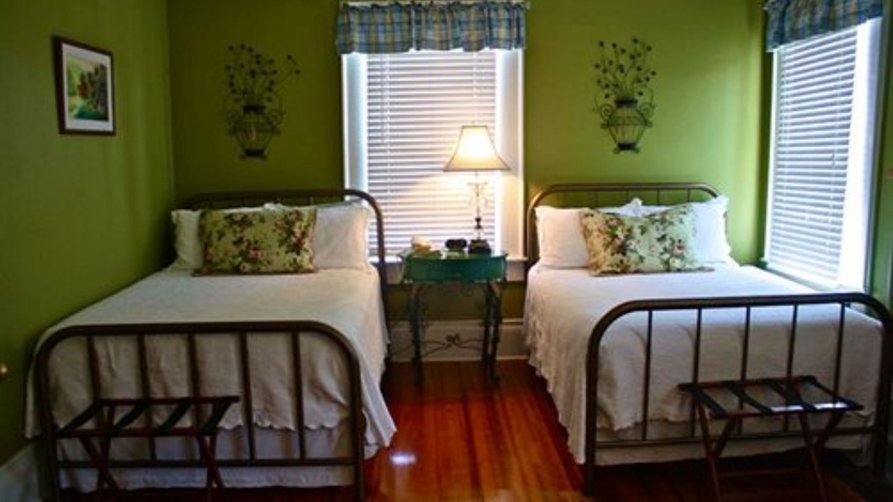 Photo of Bedroom in Hendersonville