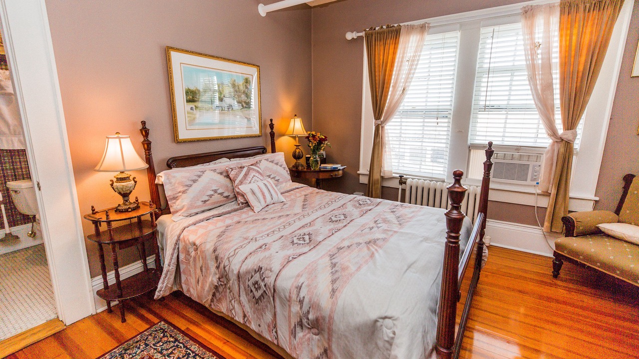 Photo of Bedroom in Hendersonville