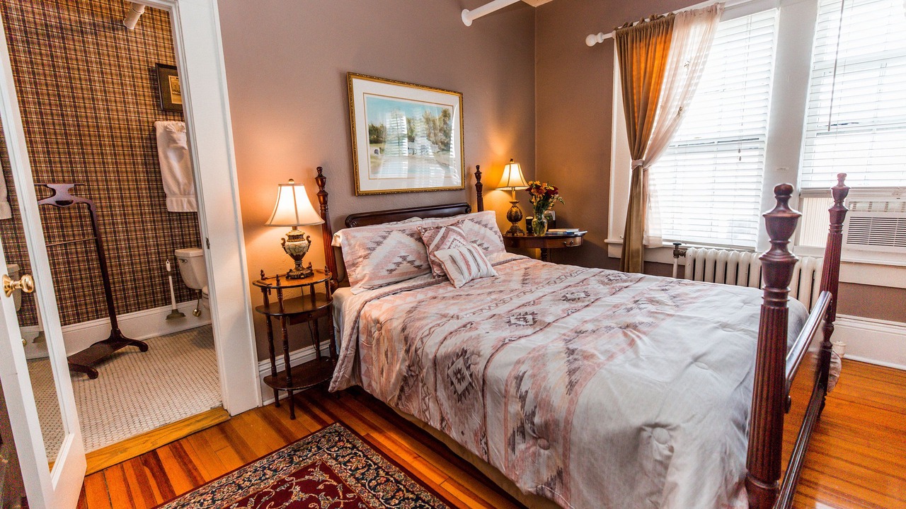 Photo of Bedroom in Hendersonville