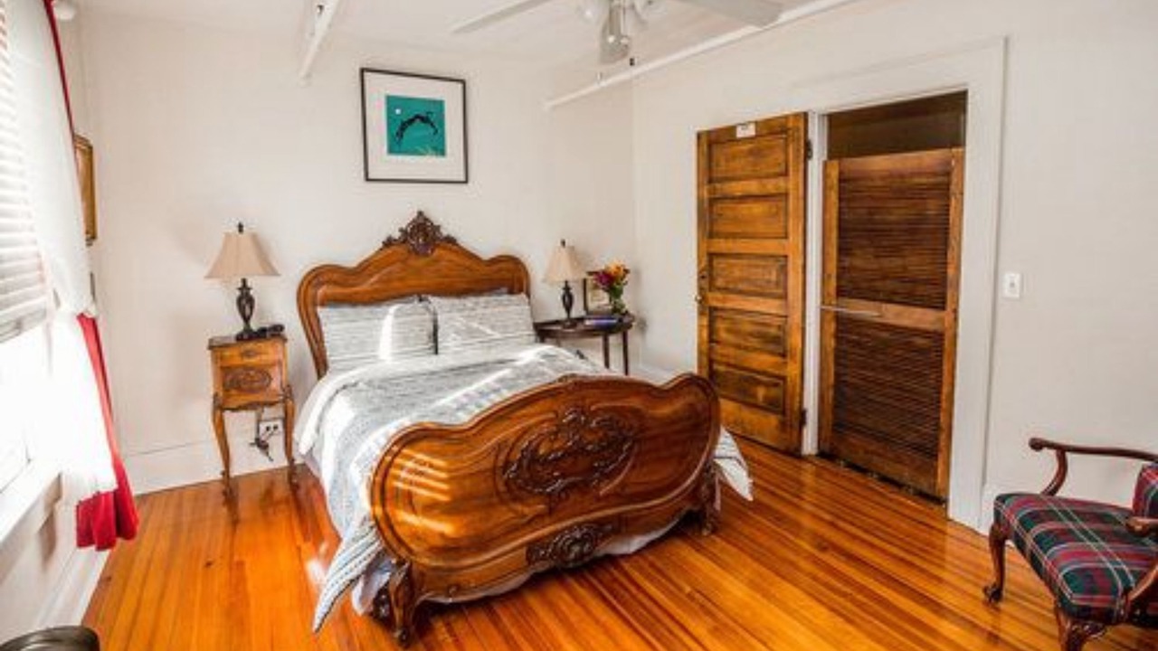 Photo of Bedroom in Hendersonville