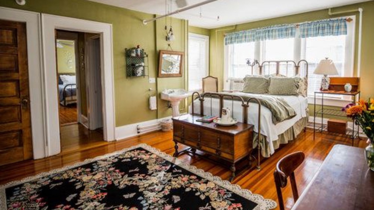Photo of Bedroom in Hendersonville