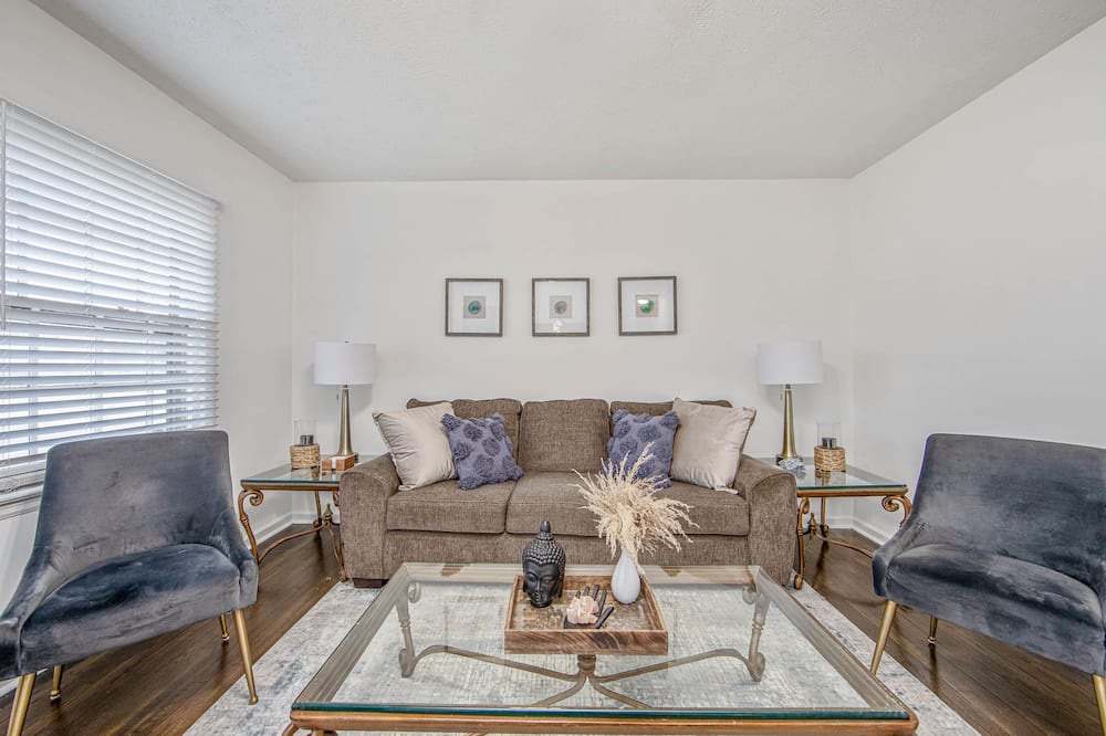 Photo of Livingroom in South View