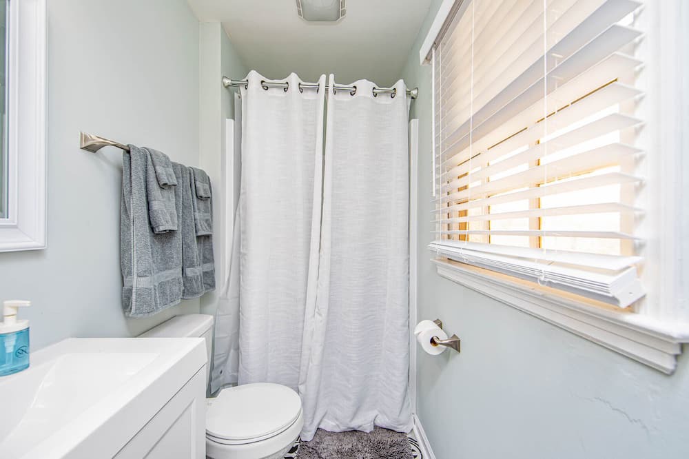 Photo of Bathroom in South View