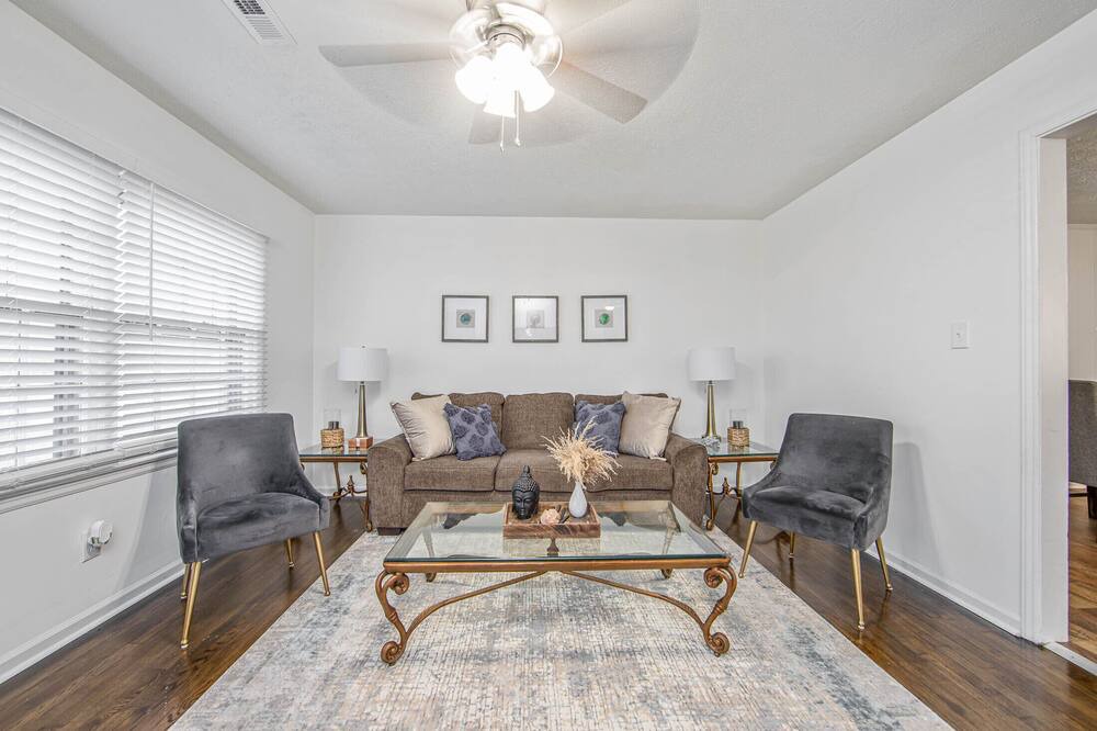 Photo of Livingroom in South View
