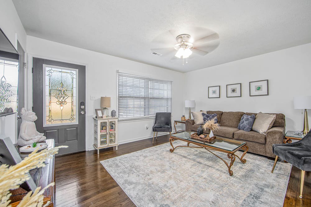 Photo of Livingroom in South View