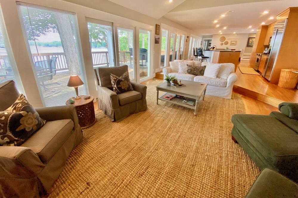 Photo of Livingroom in Southmont