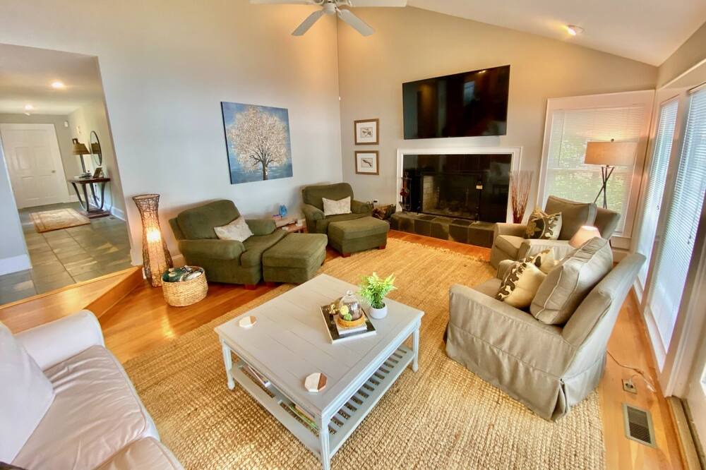 Photo of Livingroom in Southmont