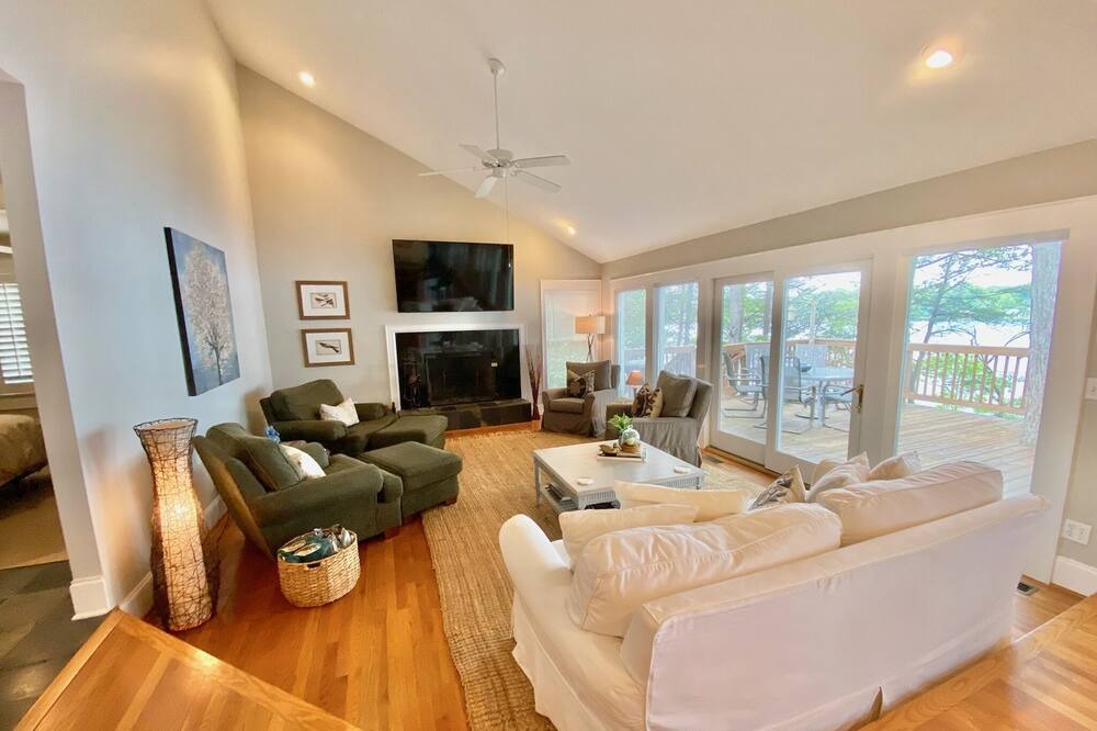 Photo of Livingroom in Southmont